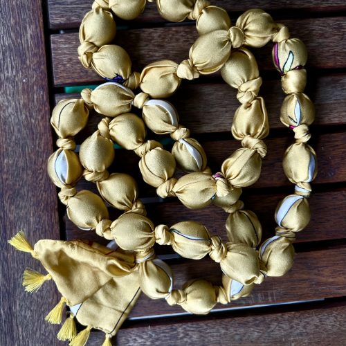 YELLOW/GOLD  SILK-BALLS NECKLACE – Bild 5