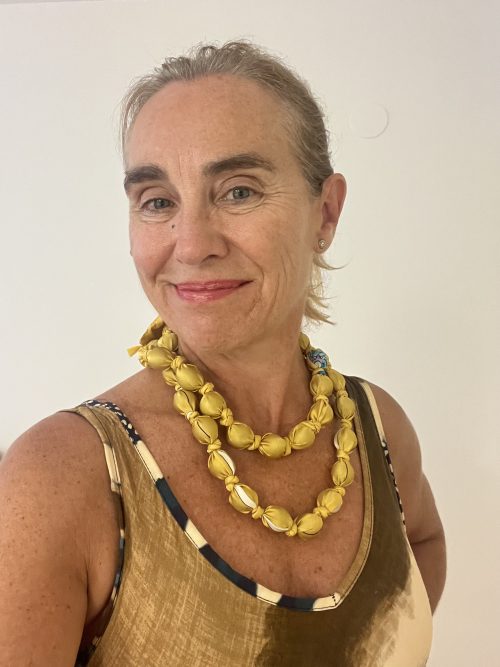 YELLOW/GOLD  SILK-BALLS NECKLACE – Bild 2